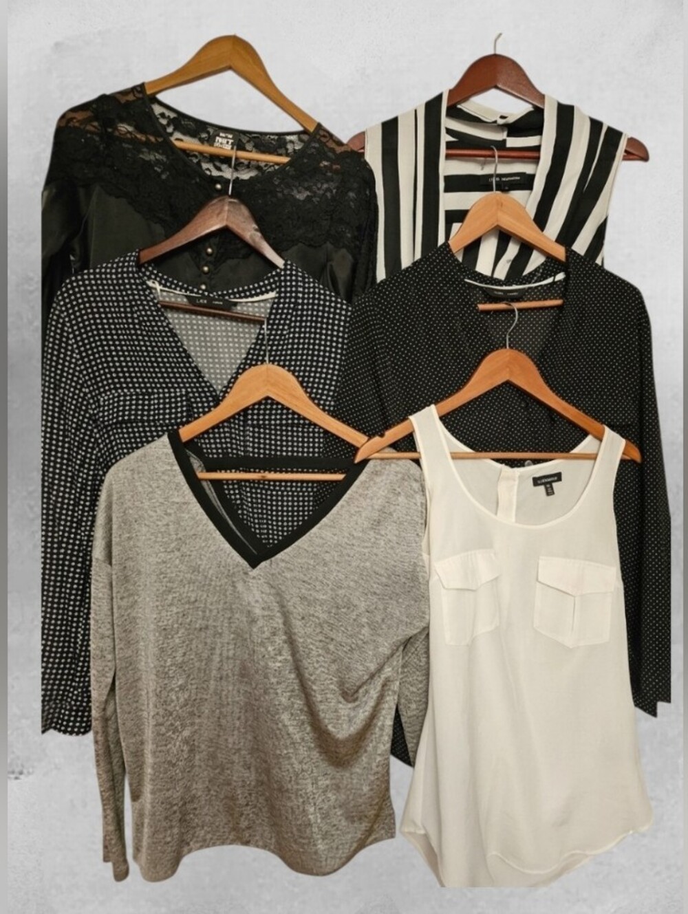 6/45$ Bundle Women's Tops - Size XS - Le CHATEAU, Femme De Carriere, Foxy Jeans